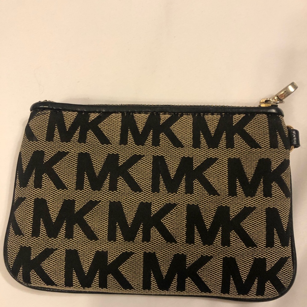 Michael Kors logo wristlet wallet